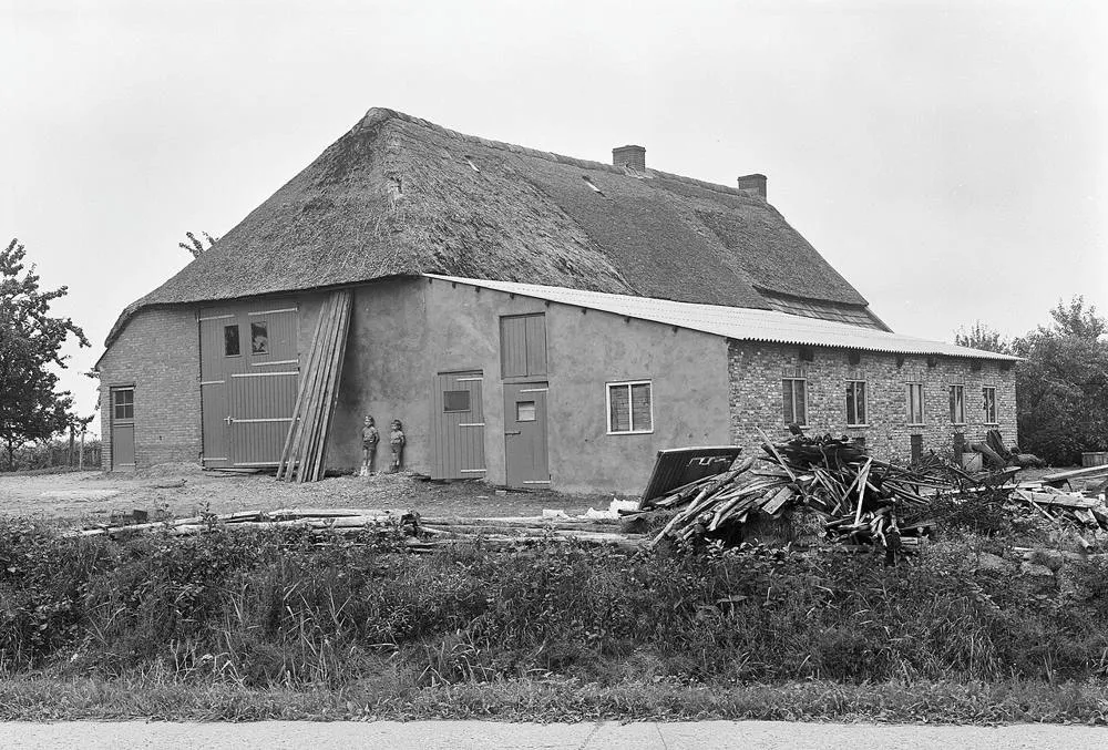 Velddriel: Achterzijde - Velddriel - 20240009 - RCE